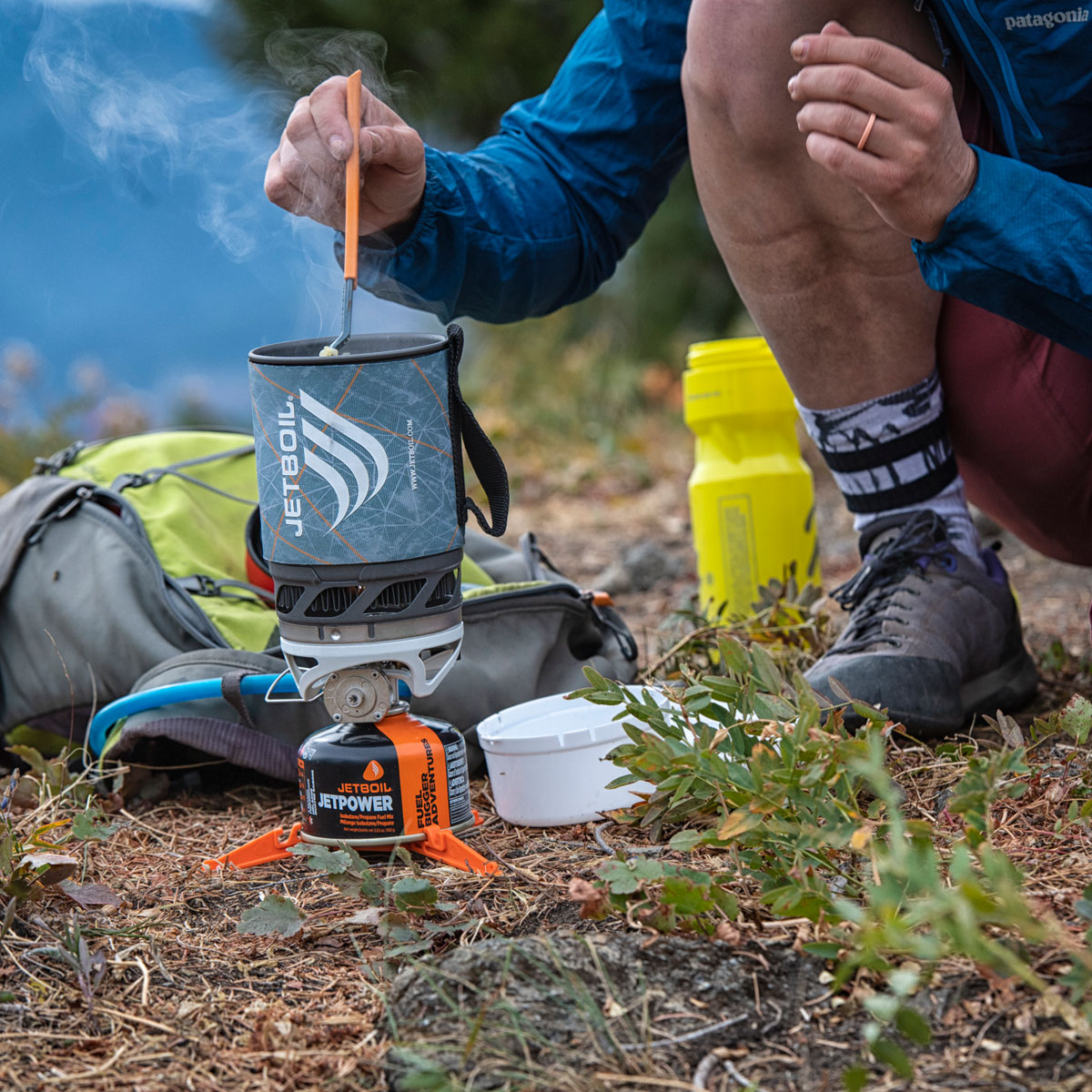 安心してお買い求めい Jetboil MicroMo Camping and Backpacking Stove Cooking System  Tamale Red キッチン・食器・調理
