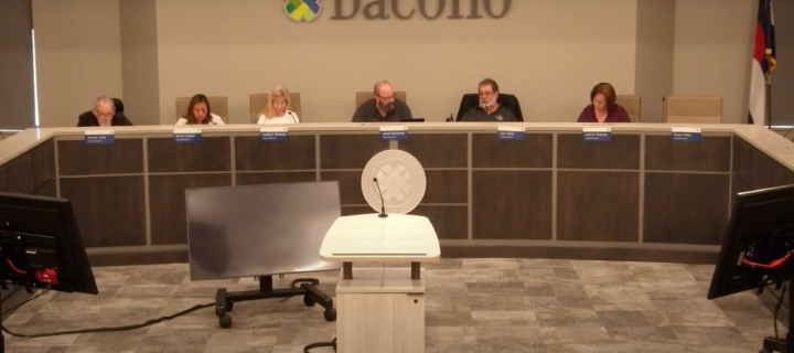 Dacono city council begins search for an interim city manager but disagreements remain