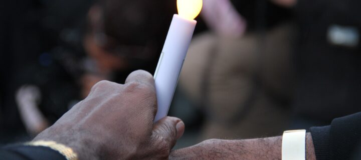 Colorado Jews Hold Passover Grief Vigil Outside GEO Detention Center in Aurora